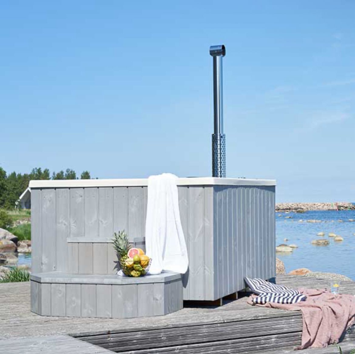 QUATTRO Hot Tub